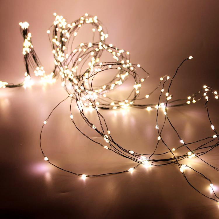 Светодиодная новогодняя гирлянда LED Хвост c нитями теплый белый свет 2 .